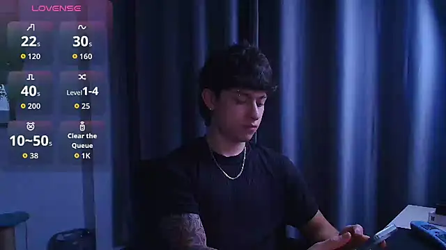 Snapshot of Ares_Dickson chatting on October 27, 4:37 am Ares Dickson online show from October 27, 4:37 am