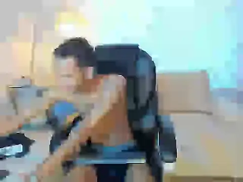 Snapshot of tonny_23cm_ chatting on October 3, 7:52 pm tonny 23cm  online show from October 3, 7:52 pm