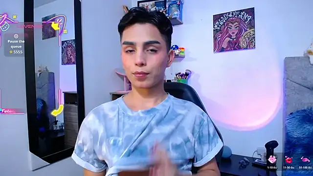 OwenBluee online show from April 9, 9:37 am