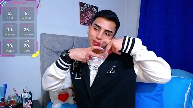 OwenBluee online show from November 7, 3:21 am