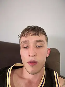 Snapshot of Dylanwhite23_ chatting on January 18, 9:13 pm Dylanwhite23  online show from January 18, 9:13 pm