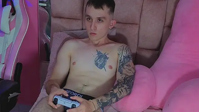 Dylanwhite23  online show from May 7, 6:24 am
