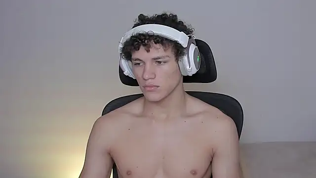 laurent nova online show from October 15, 8:55 am