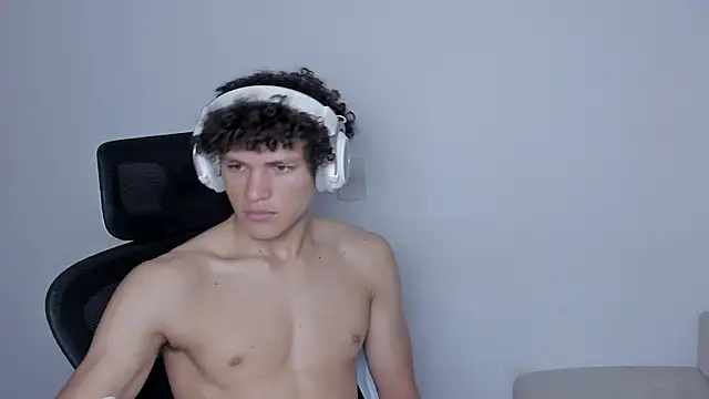 laurent nova online show from November 9, 8:07 am