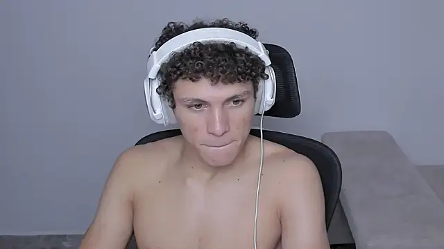 laurent nova online show from October 4, 5:01 am