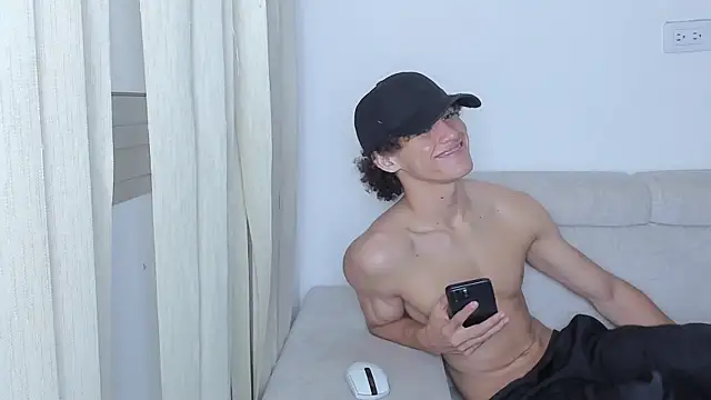 laurent nova online show from January 8, 3:51 am