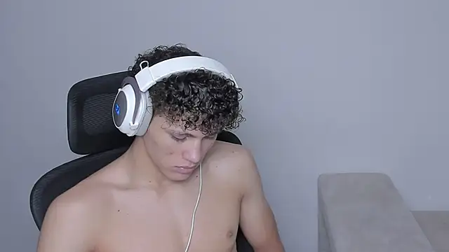 laurent nova online show from September 22, 7:57 pm