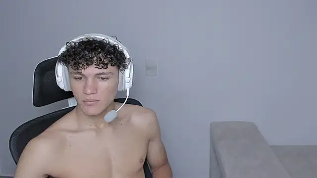 laurent nova online show from September 14, 8:33 pm