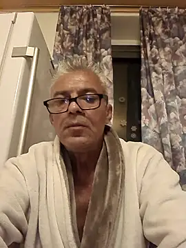 Snapshot of Picolo4111 chatting on October 26, 4:03 am Picolo4111 online show from October 26, 4:03 am