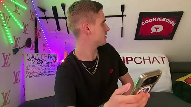 Cookieboy88 online show from May 21, 4:22 pm