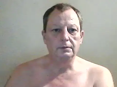 Snapshot of chubbybear2cum chatting on February 21, 12:27 am chubbybear2cum online show from February 21, 12:27 am
