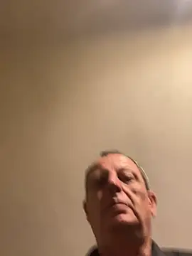 Snapshot of chubbybear2cum chatting on September 20, 3:39 am chubbybear2cum online show from September 20, 3:39 am