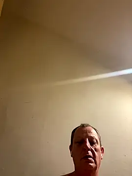 Snapshot of chubbybear2cum chatting on October 9, 11:31 pm chubbybear2cum online show from October 9, 11:31 pm