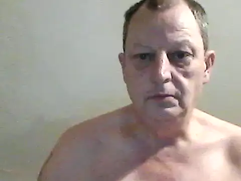 Snapshot of chubbybear2cum chatting on January 7, 2:54 am chubbybear2cum online show from January 7, 2:54 am