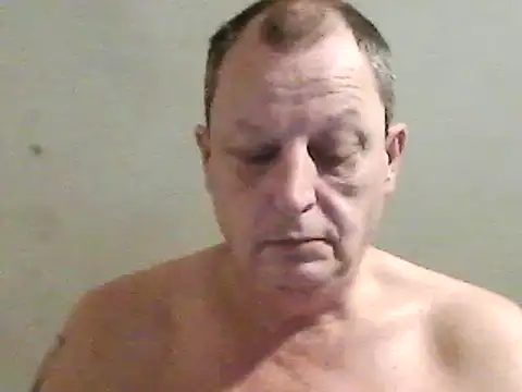 Snapshot of chubbybear2cum chatting on December 26, 9:11 am chubbybear2cum online show from December 26, 9:11 am