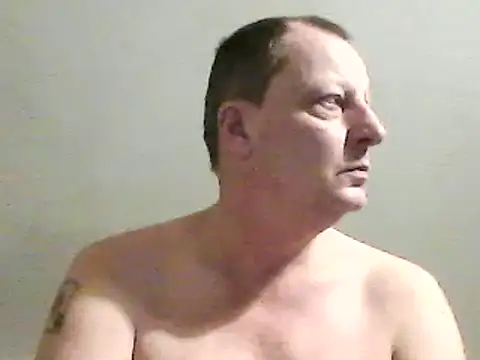 Snapshot of chubbybear2cum chatting on December 30, 7:15 am chubbybear2cum online show from December 30, 7:15 am