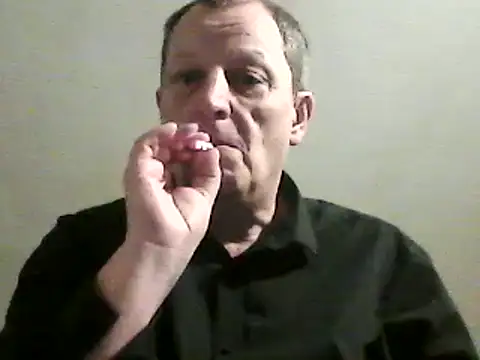 Snapshot of chubbybear2cum chatting on January 21, 12:04 am chubbybear2cum online show from January 21, 12:04 am