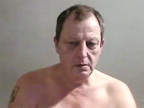 Snapshot of chubbybear2cum chatting on February 23, 1:09 am chubbybear2cum online show from February 23, 1:09 am
