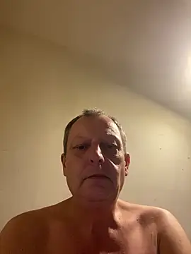 Snapshot of chubbybear2cum chatting on October 11, 3:10 am chubbybear2cum online show from October 11, 3:10 am