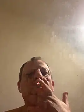 Snapshot of chubbybear2cum chatting on October 13, 11:44 pm chubbybear2cum online show from October 13, 11:44 pm