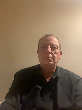 Snapshot of chubbybear2cum chatting on September 24, 4:23 am chubbybear2cum online show from September 24, 4:23 am