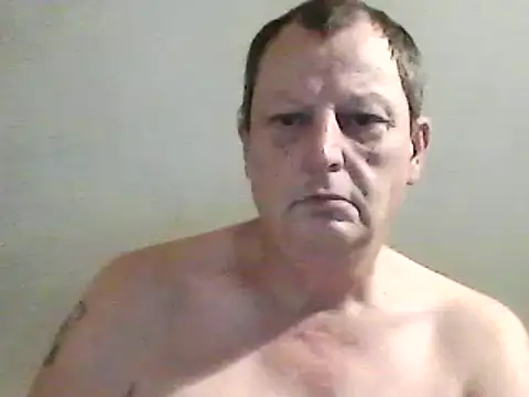 Snapshot of chubbybear2cum chatting on December 11, 2:00 am chubbybear2cum online show from December 11, 2:00 am