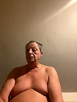 Snapshot of chubbybear2cum chatting on October 6, 7:02 am chubbybear2cum online show from October 6, 7:02 am