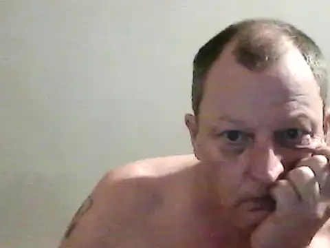 Snapshot of chubbybear2cum chatting on December 31, 5:22 am chubbybear2cum online show from December 31, 5:22 am