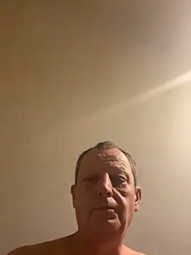 Snapshot of chubbybear2cum chatting on September 17, 4:46 am chubbybear2cum online show from September 17, 4:46 am