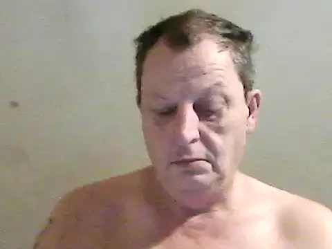 Snapshot of chubbybear2cum chatting on December 7, 5:26 am chubbybear2cum online show from December 7, 5:26 am