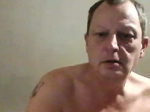 Snapshot of chubbybear2cum chatting on January 29, 12:33 am chubbybear2cum online show from January 29, 12:33 am