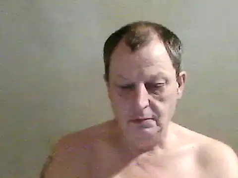 Snapshot of chubbybear2cum chatting on February 24, 8:25 pm chubbybear2cum online show from February 24, 8:25 pm