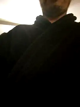 Snapshot of justepourvousbb chatting on December 11, 9:33 pm justepourvousbb online show from December 11, 9:33 pm