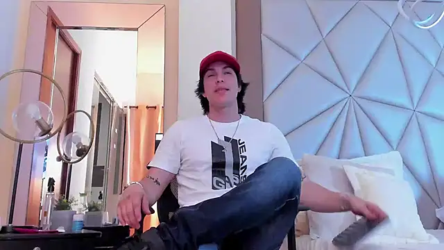 Karimferrer online show from February 5, 3:45 am