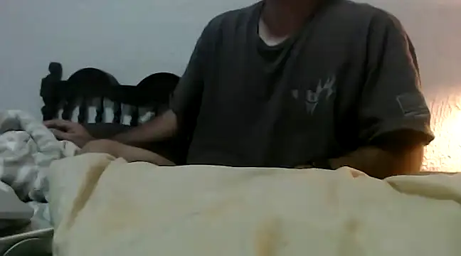 Snapshot of lover_camer chatting on February 21, 12:39 pm lover camer online show from February 21, 12:39 pm