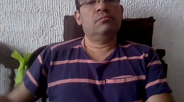 Snapshot of lover_camer chatting on February 17, 3:20 pm lover camer online show from February 17, 3:20 pm