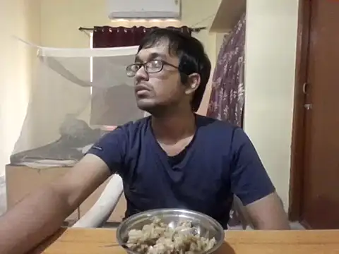 THE NAKED BOY online show from November 15, 6:15 am