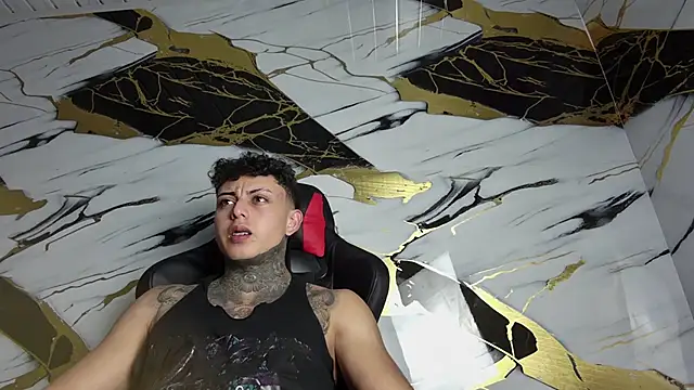 Kevin22 222 online show from January 28, 11:07 pm