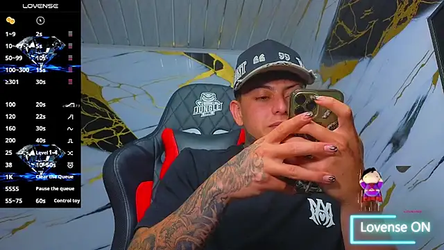 Kevin22 222 online show from December 19, 4:09 am