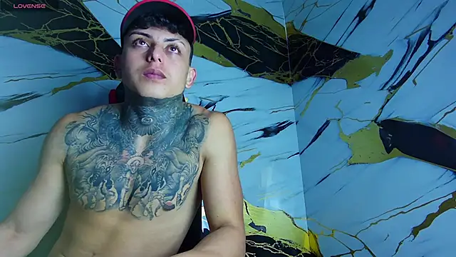 Kevin22 222 online show from February 13, 2:12 am