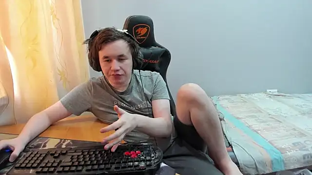 iliaskrislove online show from March 2, 10:33 am