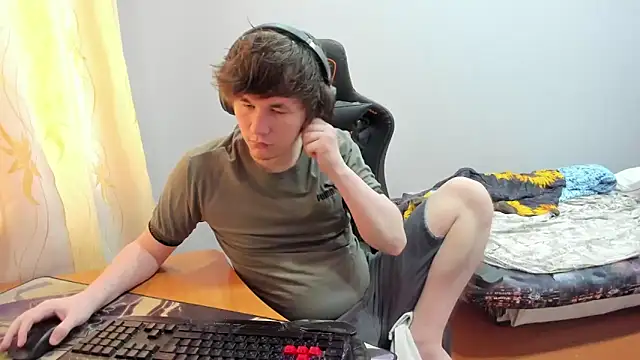 iliaskrislove online show from September 19, 6:58 am