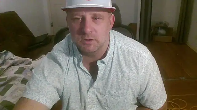 poundyouout69 online show from February 7, 10:15 pm