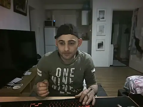mihaimichael online show from May 7, 10:54 pm