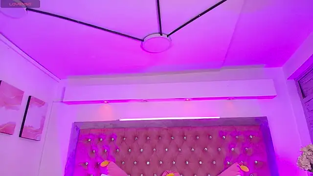 Tayzon Foxxx online show from December 19, 12:24 pm