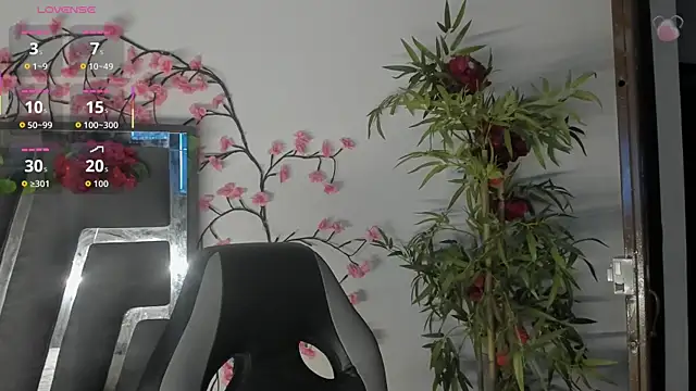 Snapshot of Black_Rose2 chatting on October 25, 12:51 pm Black Rose2 online show from October 25, 12:51 pm