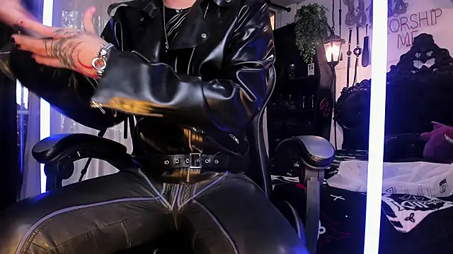 allanhurtss online show from December 6, 3:00 pm