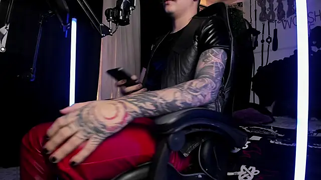 allanhurtss online show from December 15, 4:04 pm