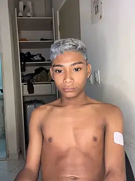 alejo cute online show from December 20, 1:43 pm