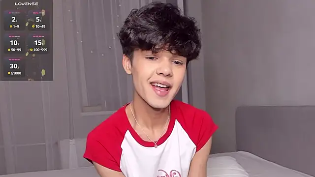 Felix Rey online show from August 6, 8:59 pm